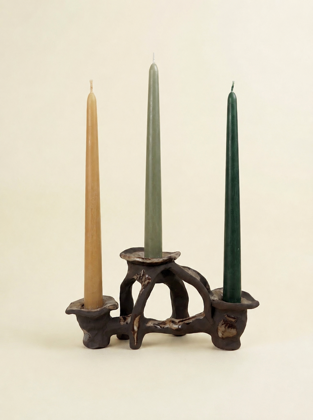 Candelabro gres marrón