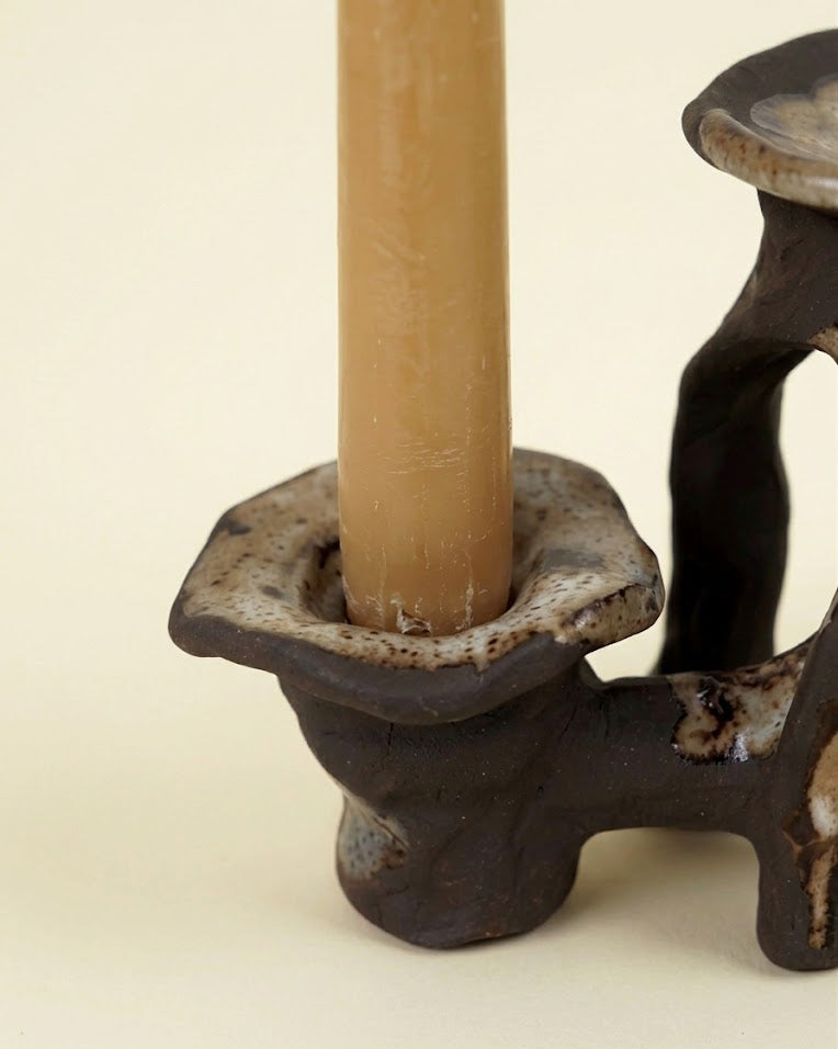Candelabro gres marrón