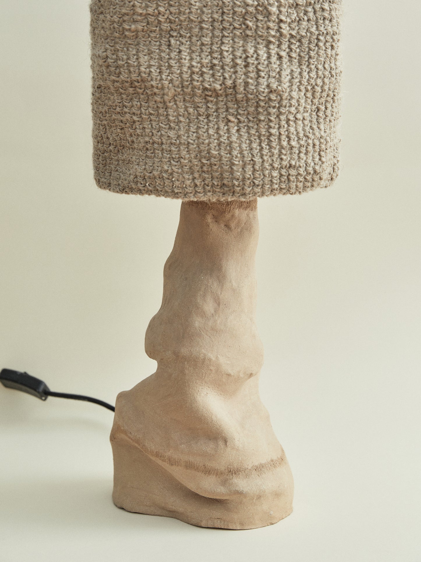 Lámpara de Cerámica y Yute – Colección Mediterránea